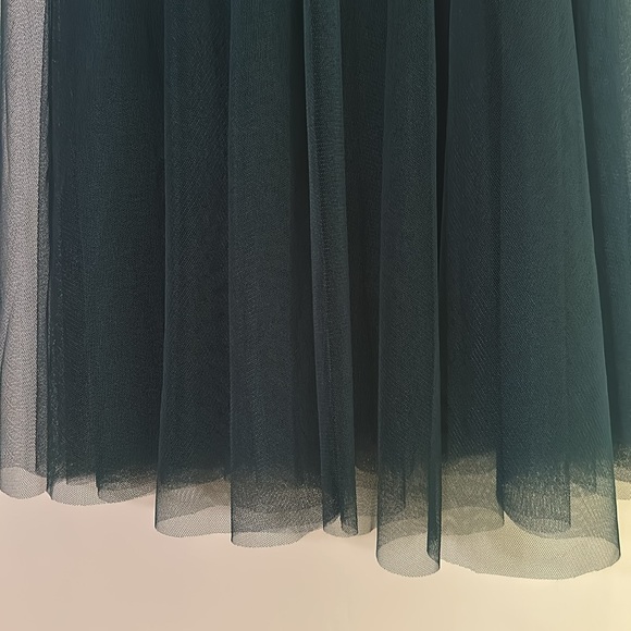 Flowy tulle skirt in green, new with tag. - Picture 3 of 5